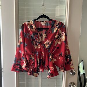 Band Of The Free Top Small Batwing Floral